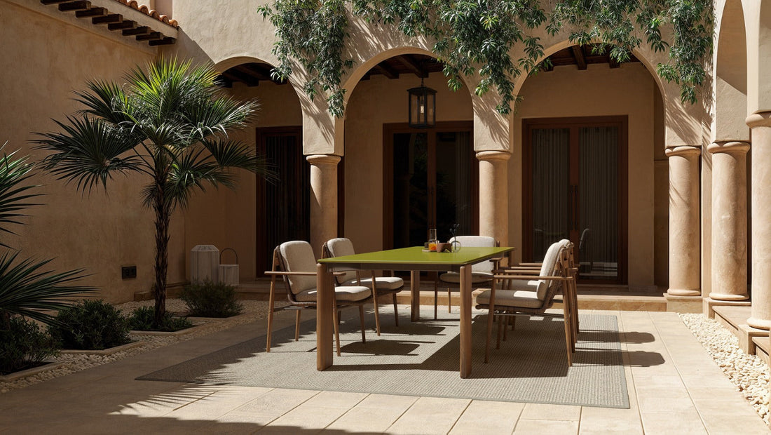 Die Kunst des Layerings – mit Teppichen & Kissen stilvolle Outdoor-Welten gestalten