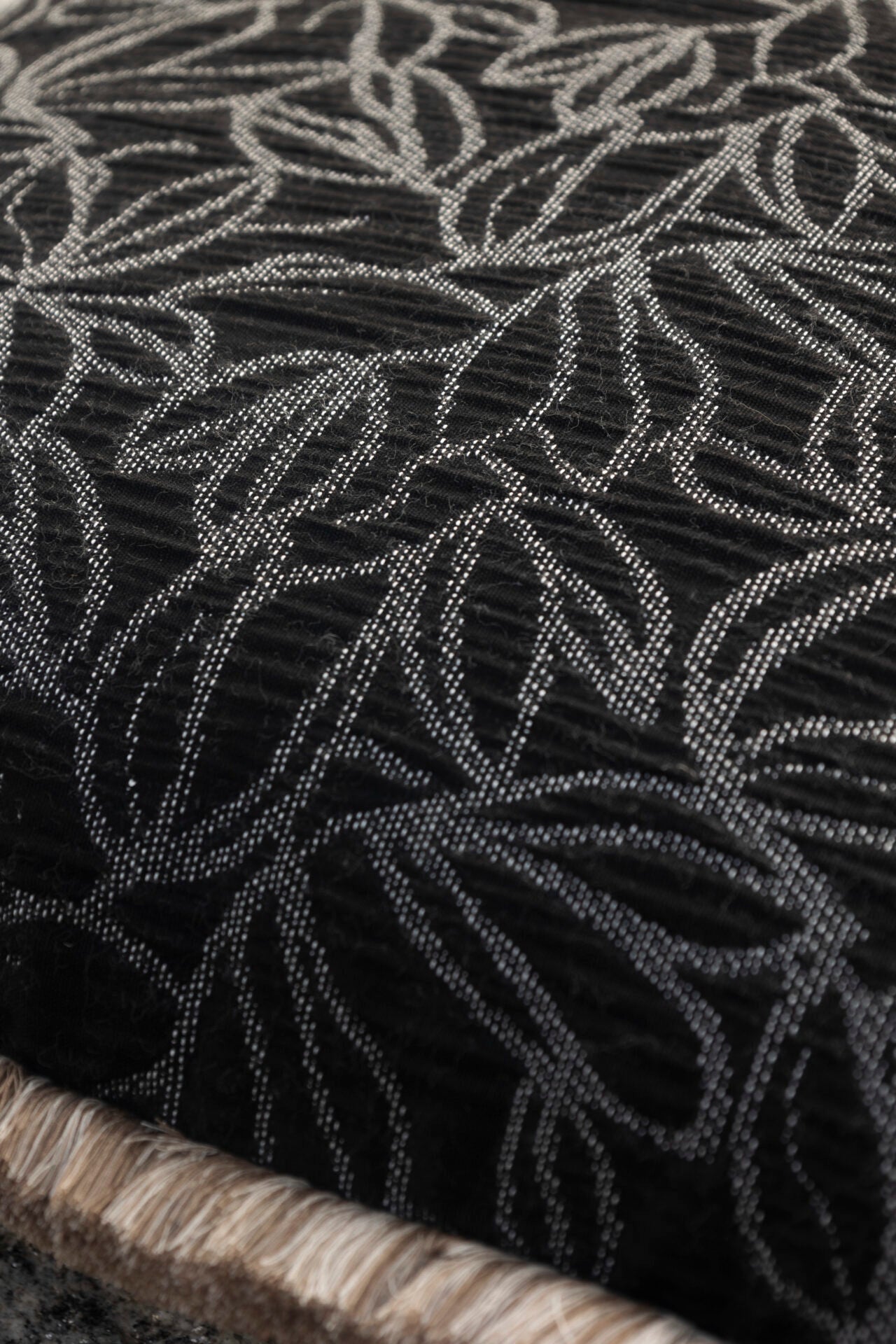 Coussin d'extérieur « Ascona » – motif floral en relief, résistant aux intempéries et élégant – 60 x 60 cm