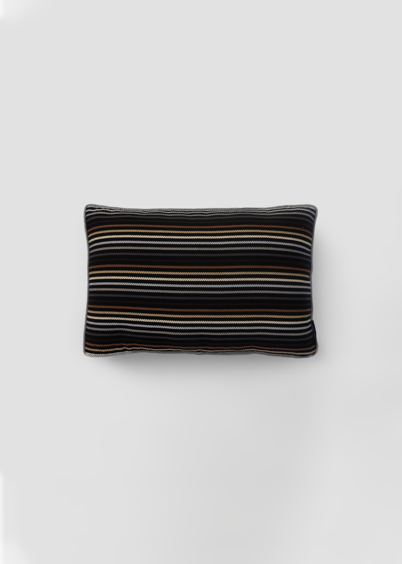 Coussin d'extérieur « Lugano Medium » – teinté naturel, fait main et résistant aux intempéries | 40 x 60 cm