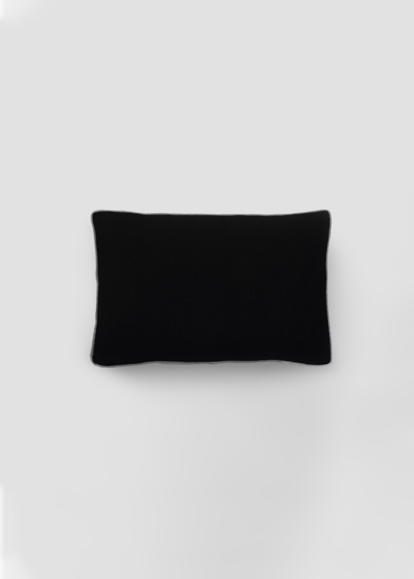 Coussin d'extérieur « Lugano Medium » – teinté naturel, fait main et résistant aux intempéries | 40 x 60 cm