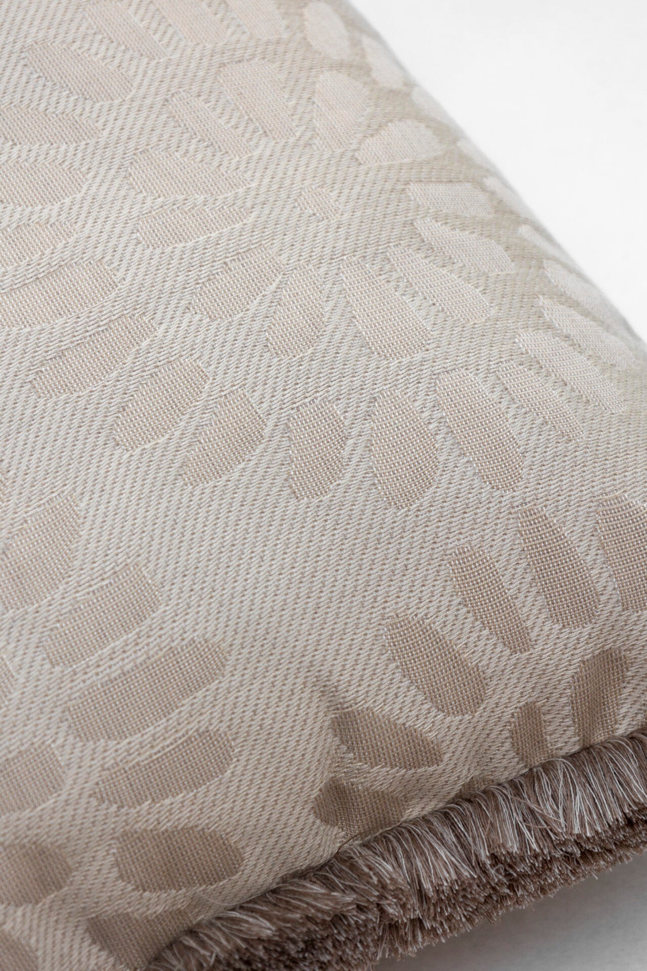 Coussin d'extérieur « Morcote Small » – ergonomique, fait main et résistant aux intempéries – 35 x 60 cm