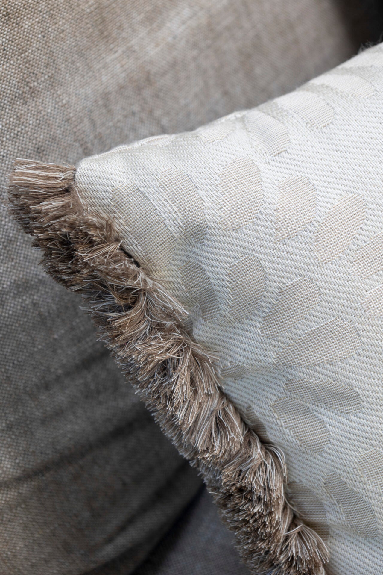 Coussin d'extérieur « Morcote Small » – ergonomique, fait main et résistant aux intempéries – 35 x 60 cm