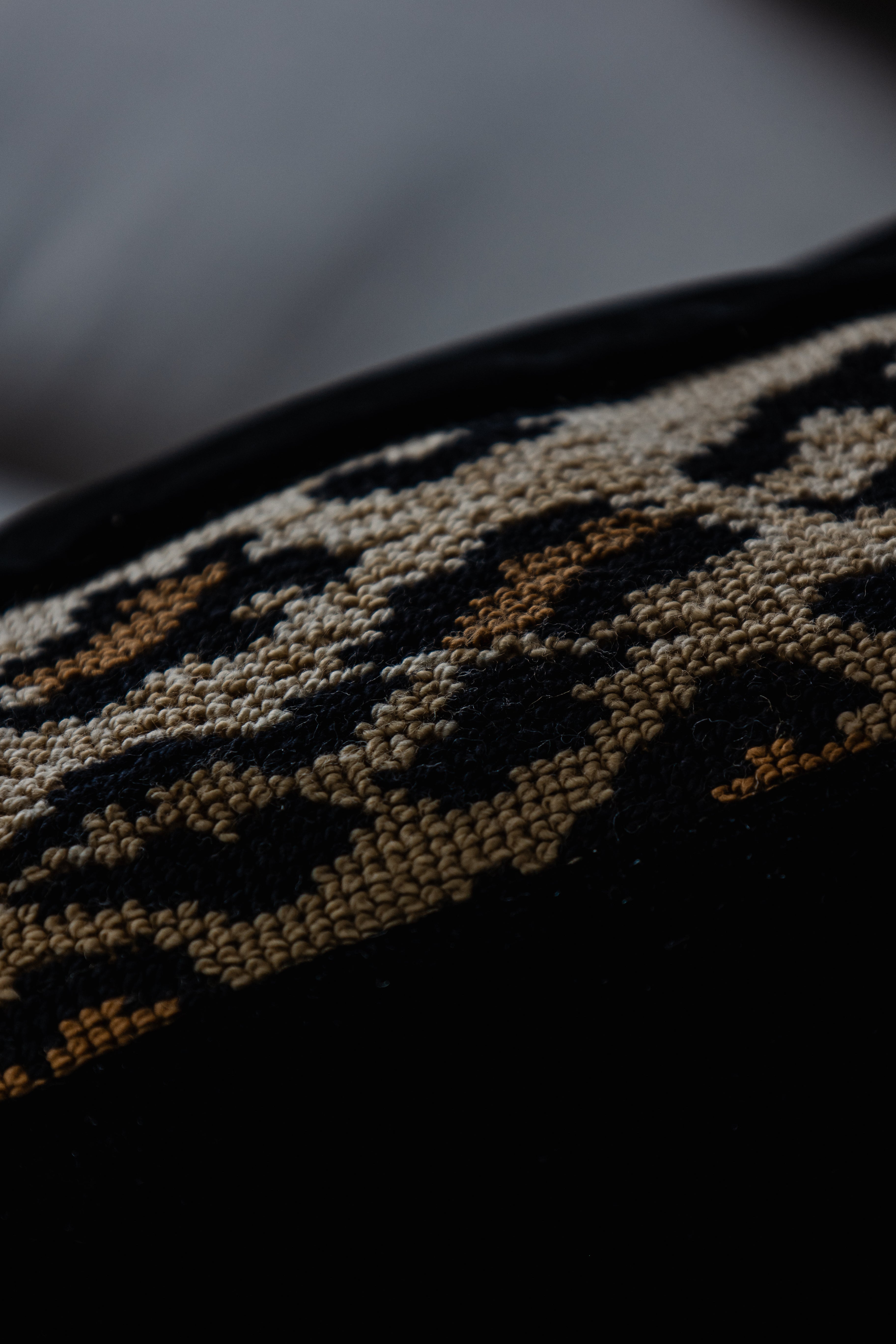 Martin Gabriel – “Leopard Noir” cushion 60×60 cm – Limited