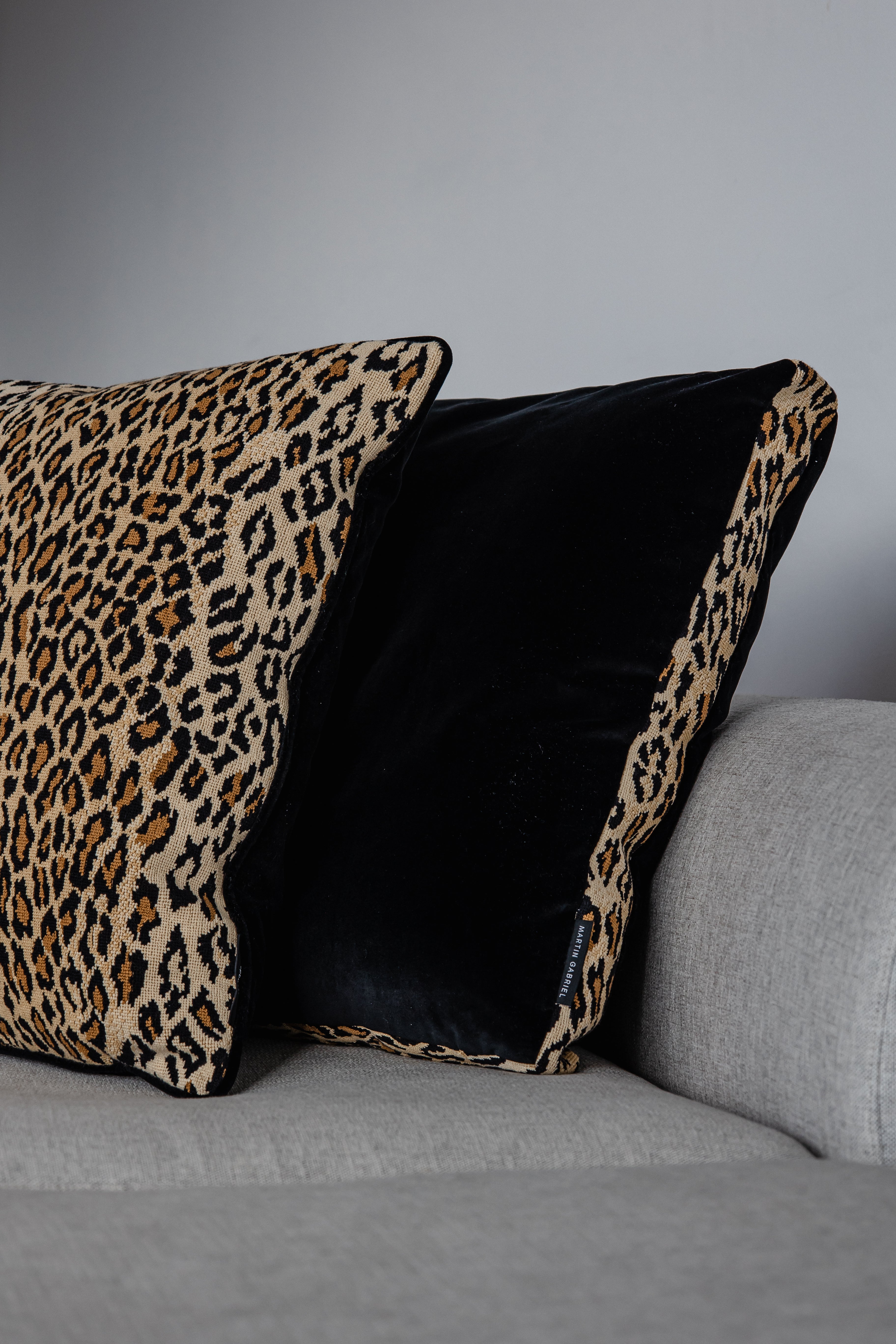 Martin Gabriel – “Leopard Noir” cushion 60×60 cm – Limited