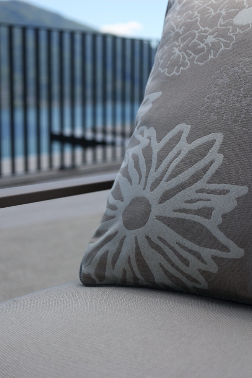 Outdoorkissen Scht von der ecke und seeblick in taupe beige sand 