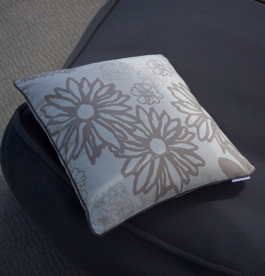 Outdoorkissen offwhite mit floralmuster 