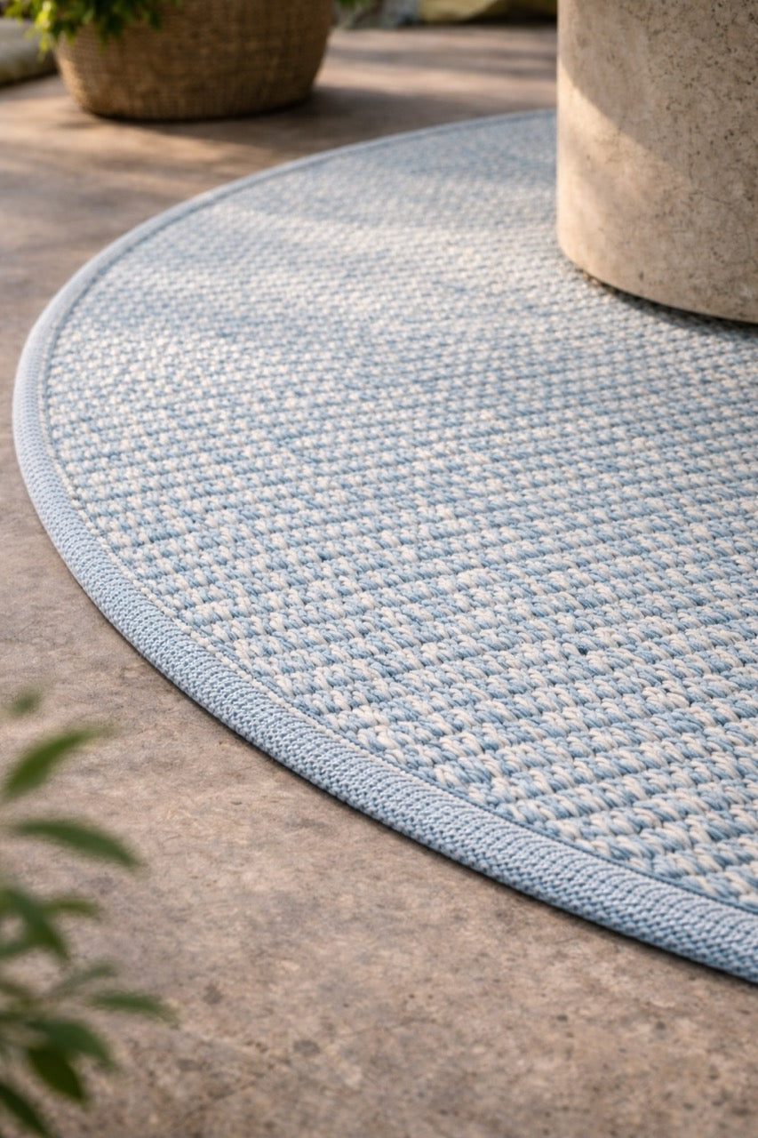 detailfoto outdoor teppich rund hellblau martin gabriel