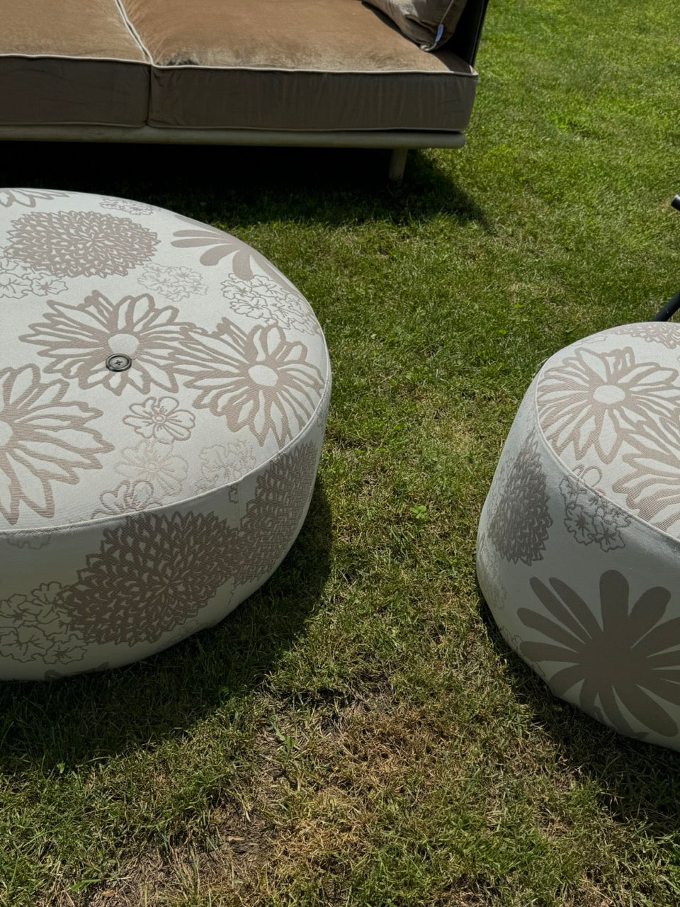 Neue Bezüge und Schaumstoffe für Outdoor-Sitzmöbel