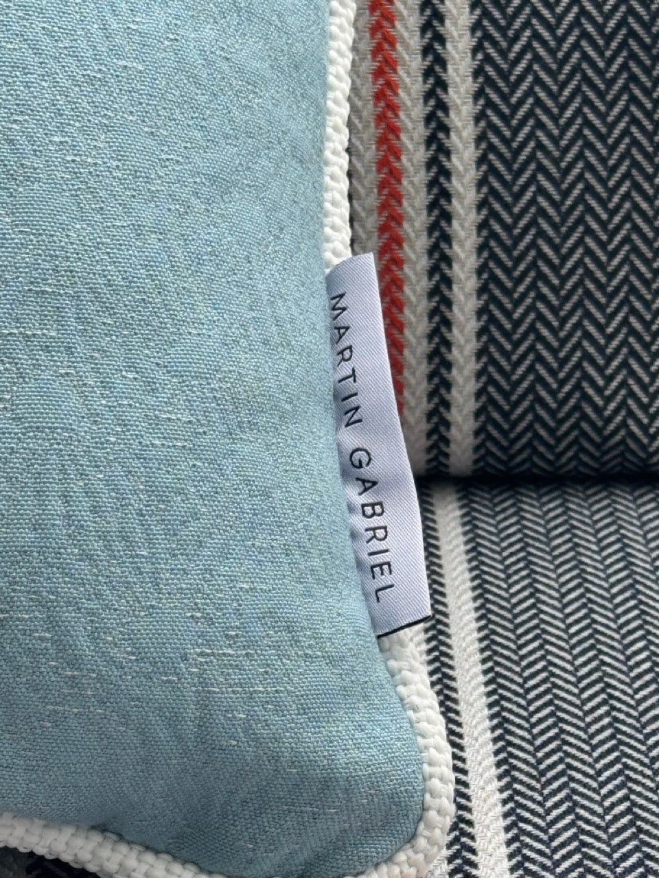 Outdoor-Polster erneuert für Daybed im Außenbereich Detailaufnahme 