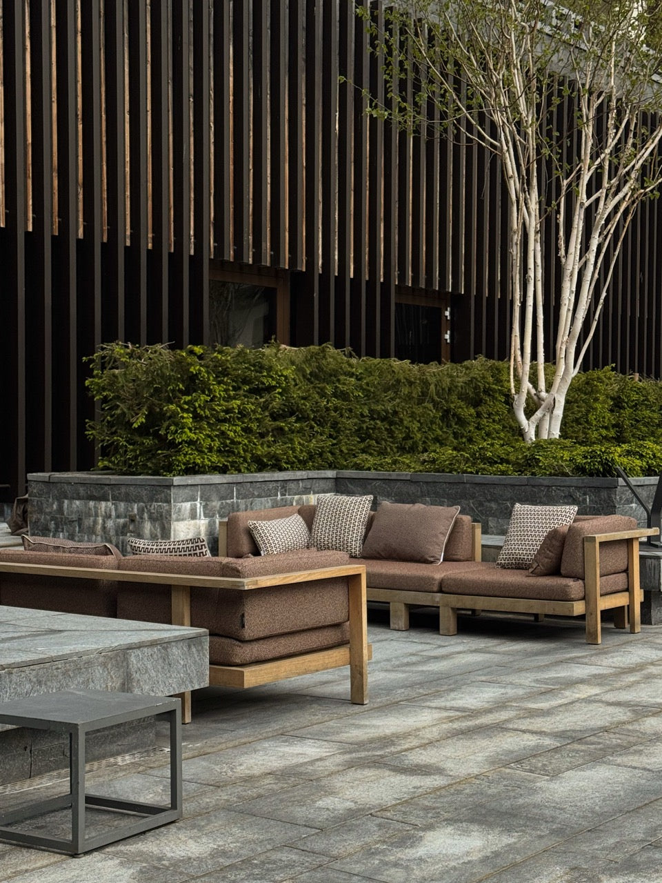 Neue Bezüge und Schaumstoffe für Outdoor-Sitzmöbel the chedi