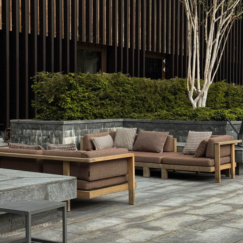 Neue Bezüge und Schaumstoffe für Outdoor-Sitzmöbel