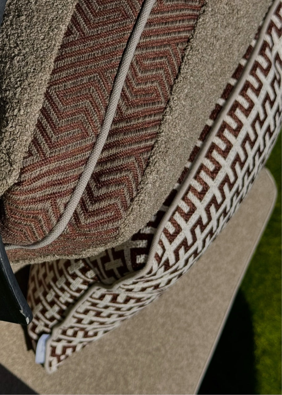 Neue Bezüge und Schaumstoffe für Outdoor-Sitzmöbel nahaufnahme the chedi