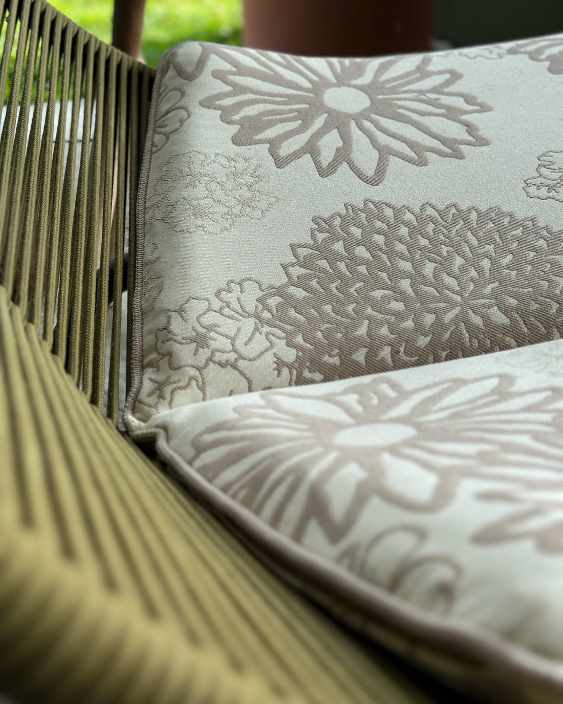 Erneuerung von Outdoor-Textilien für Lounge-Möbel auf privater Terrasse