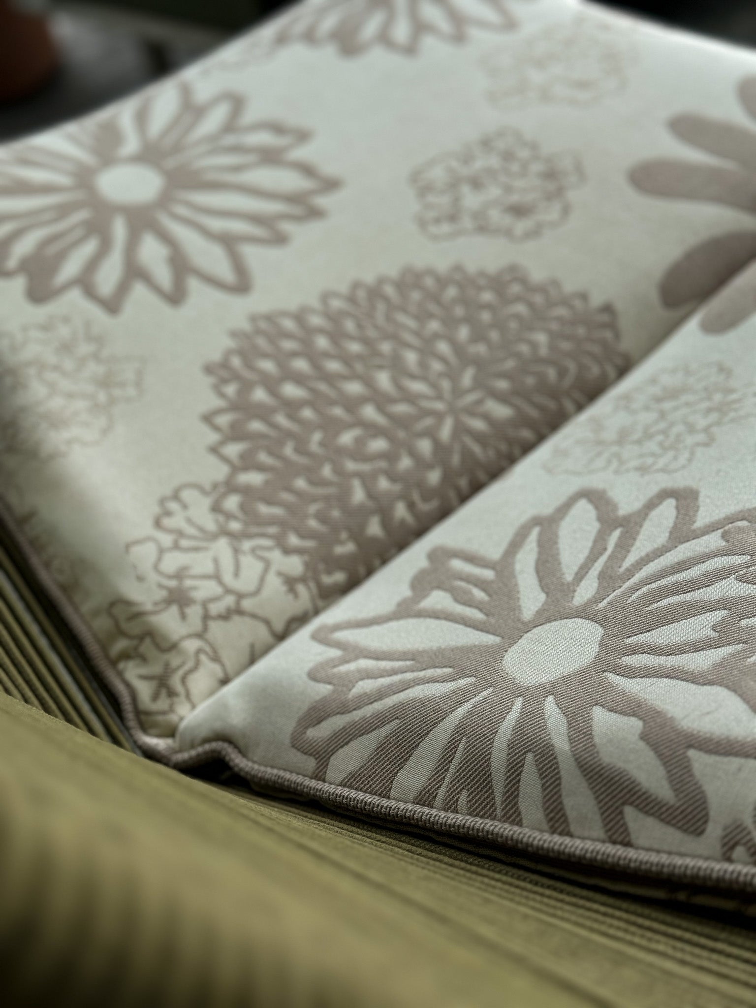 Erneuerung von Outdoor-Textilien für Lounge-Möbel auf privater Terrasse