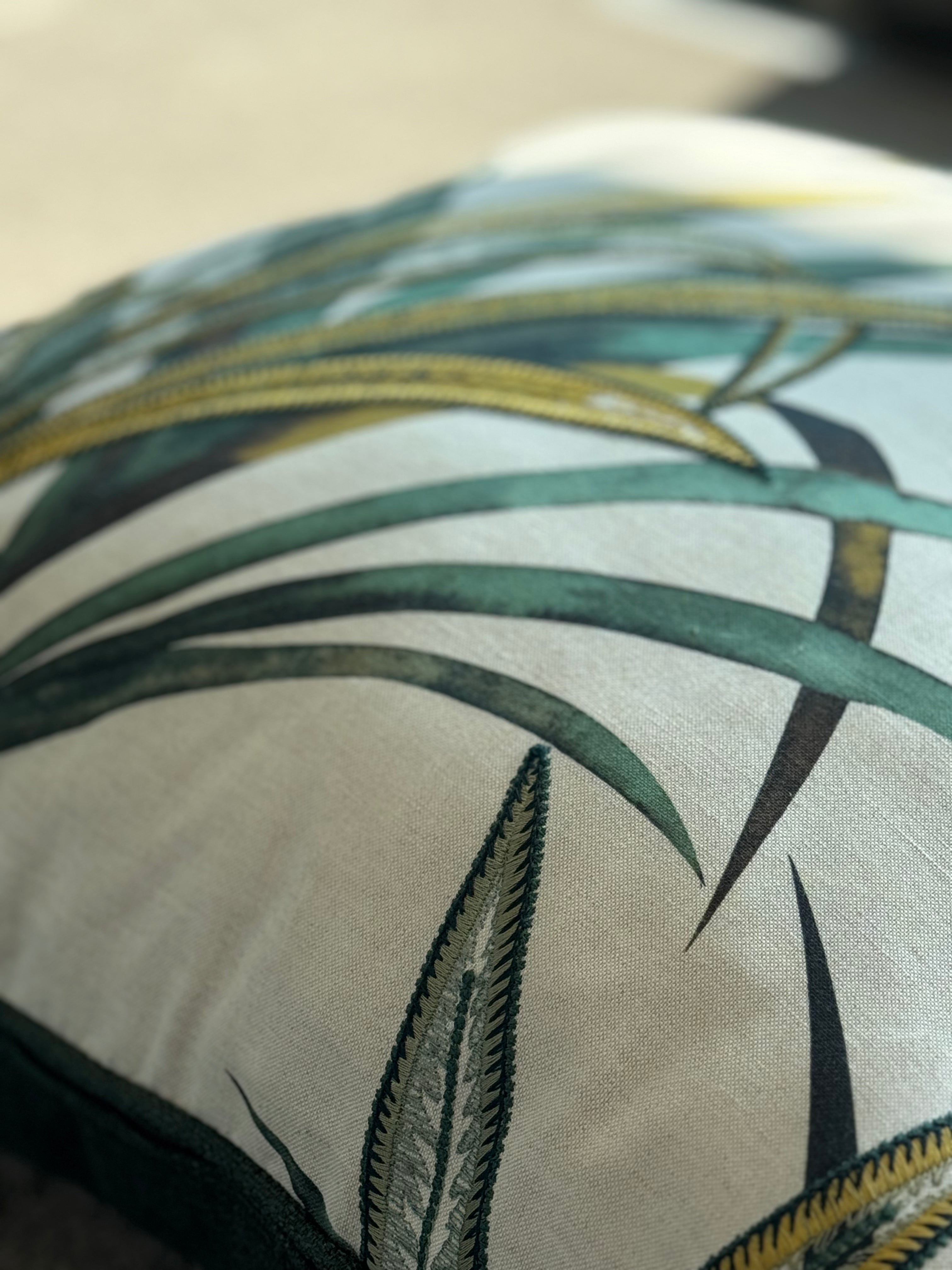 Martin Gabriel – „Botanique Vert“ Kissen – besticktes Leinen von Pierre Frey Paris (Limited Edition)