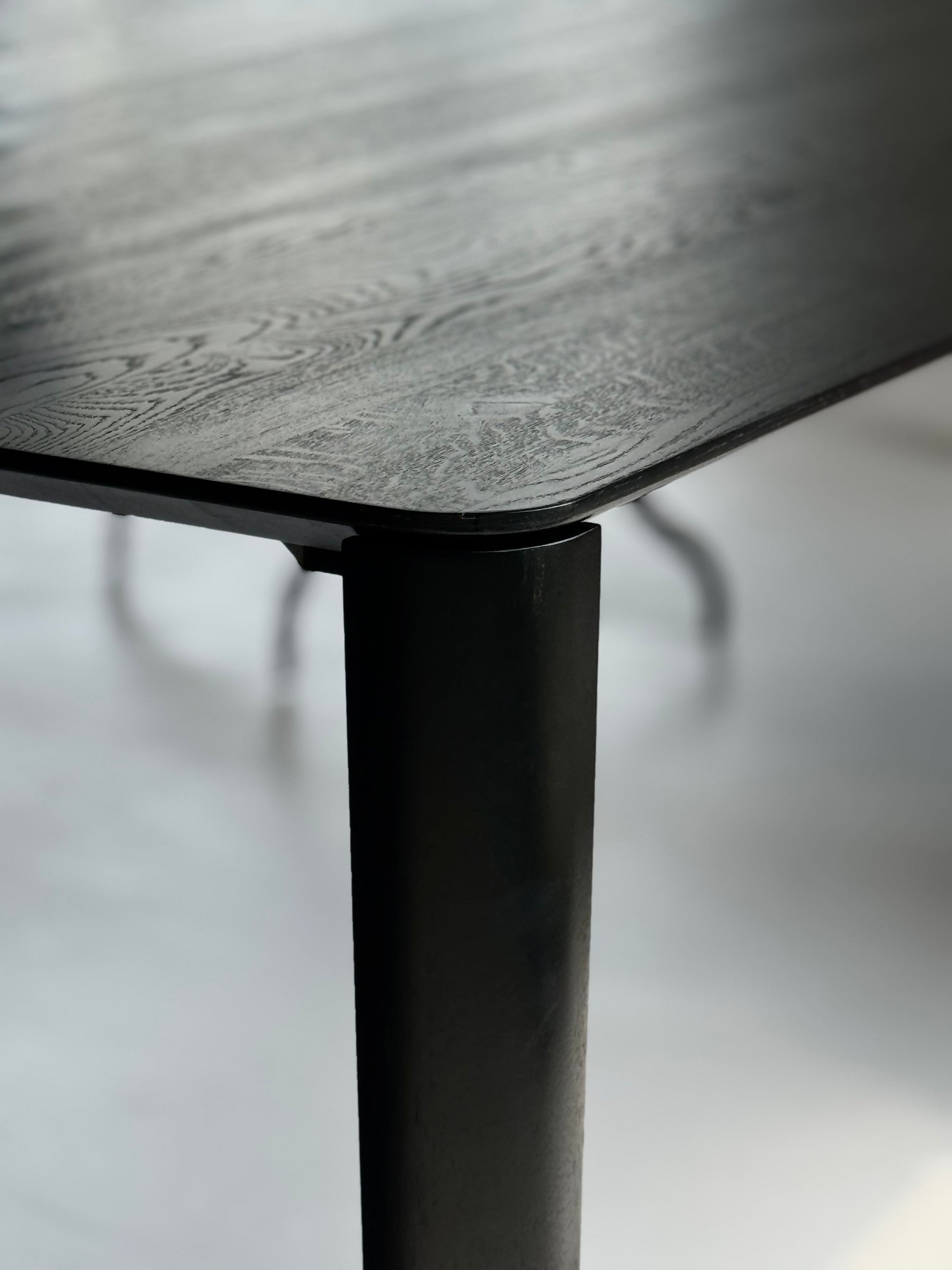 „ARCO" Tisch in Eiche schwarz - Martin Gabriel - Table Indoor - Martin Gabriel Home