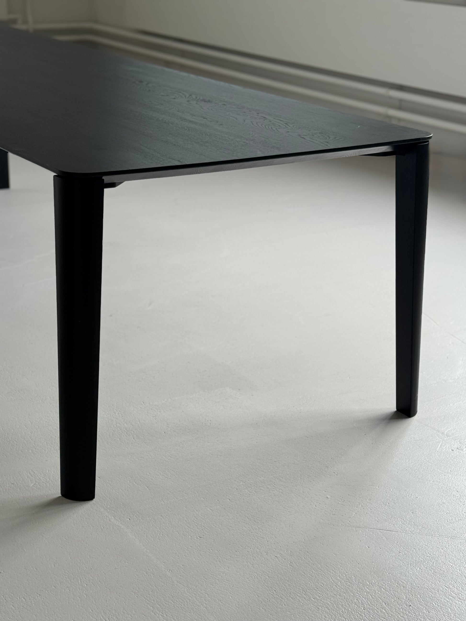 „ARCO" Tisch in Eiche schwarz - Martin Gabriel - Table Indoor - Martin Gabriel Home
