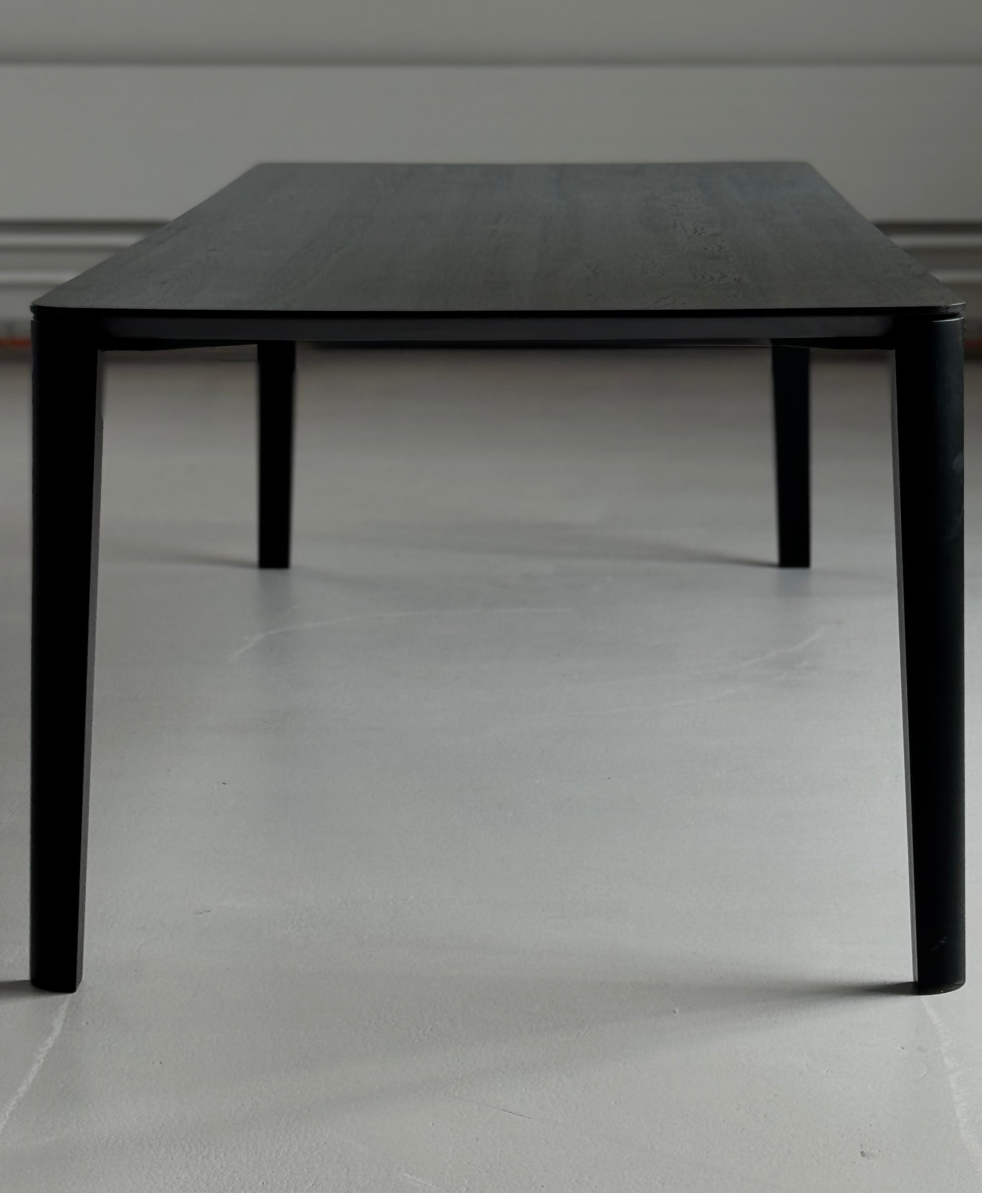„ARCO" Tisch in Eiche schwarz - Martin Gabriel - Table Indoor - Martin Gabriel Home