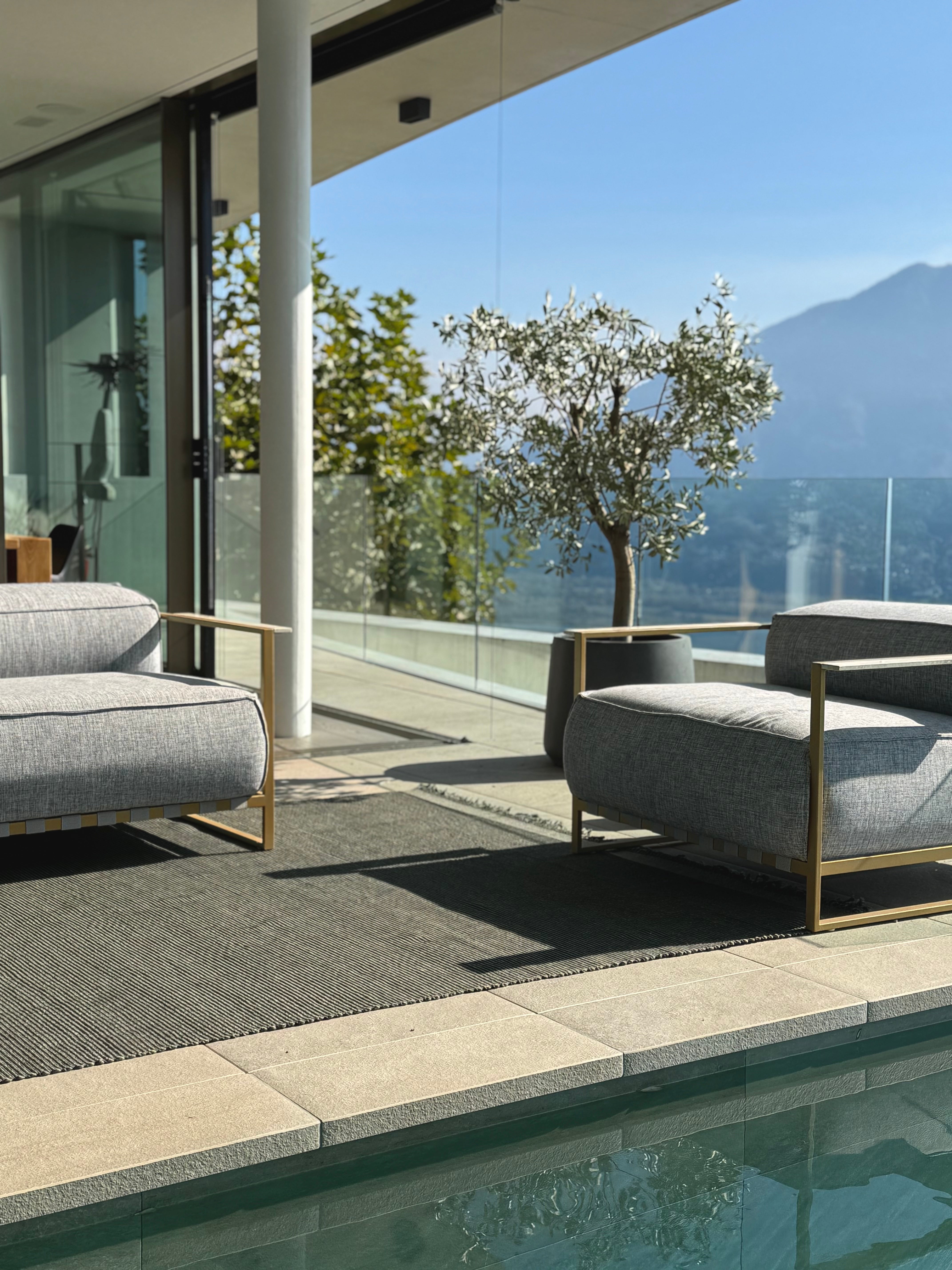 Outdoor-Teppich "Brione" - handgewebt in Indien, Aloe Green Grey