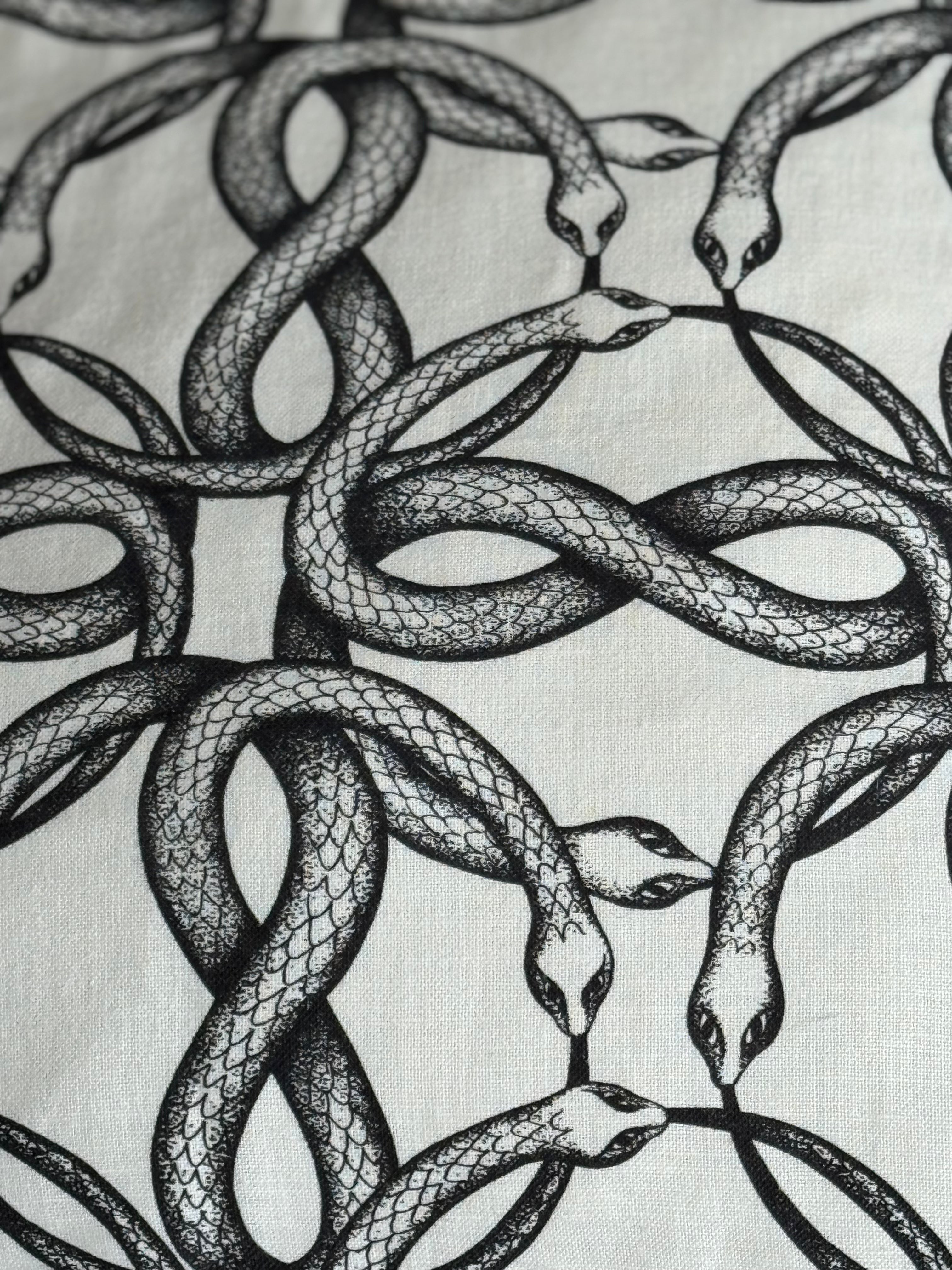 “Serpente” Kissen – Pierre Frey Paris × Martin Gabriel Limited Edition