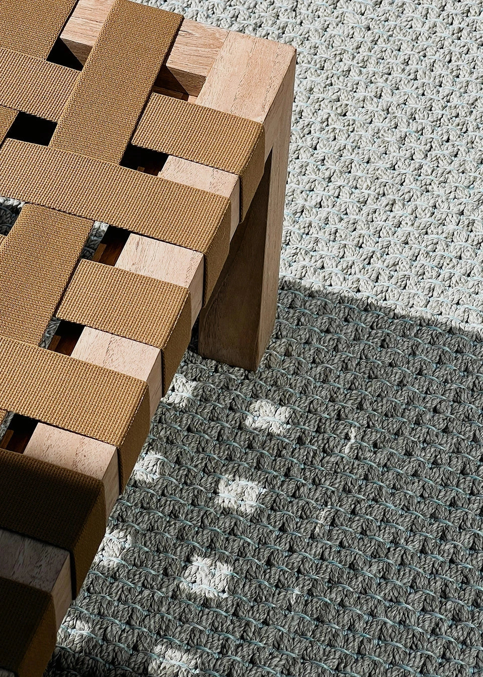 Outdoor Teppich "Silver aqua sky" - handgewebt, limitiert & wettertauglich