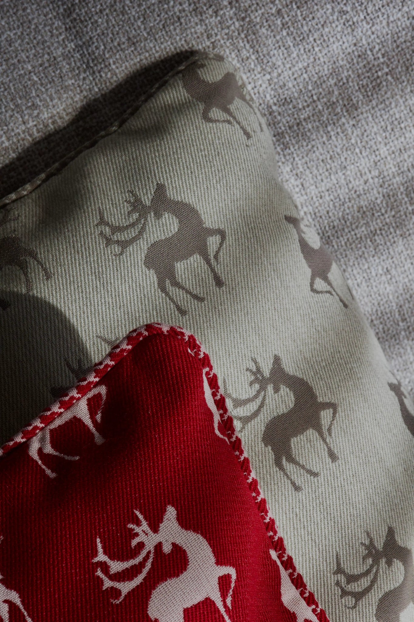 Alpine Redstag – Chalet Kollektion – 50x50 - Martin Gabriel Home - Kissen - Martin Gabriel Home