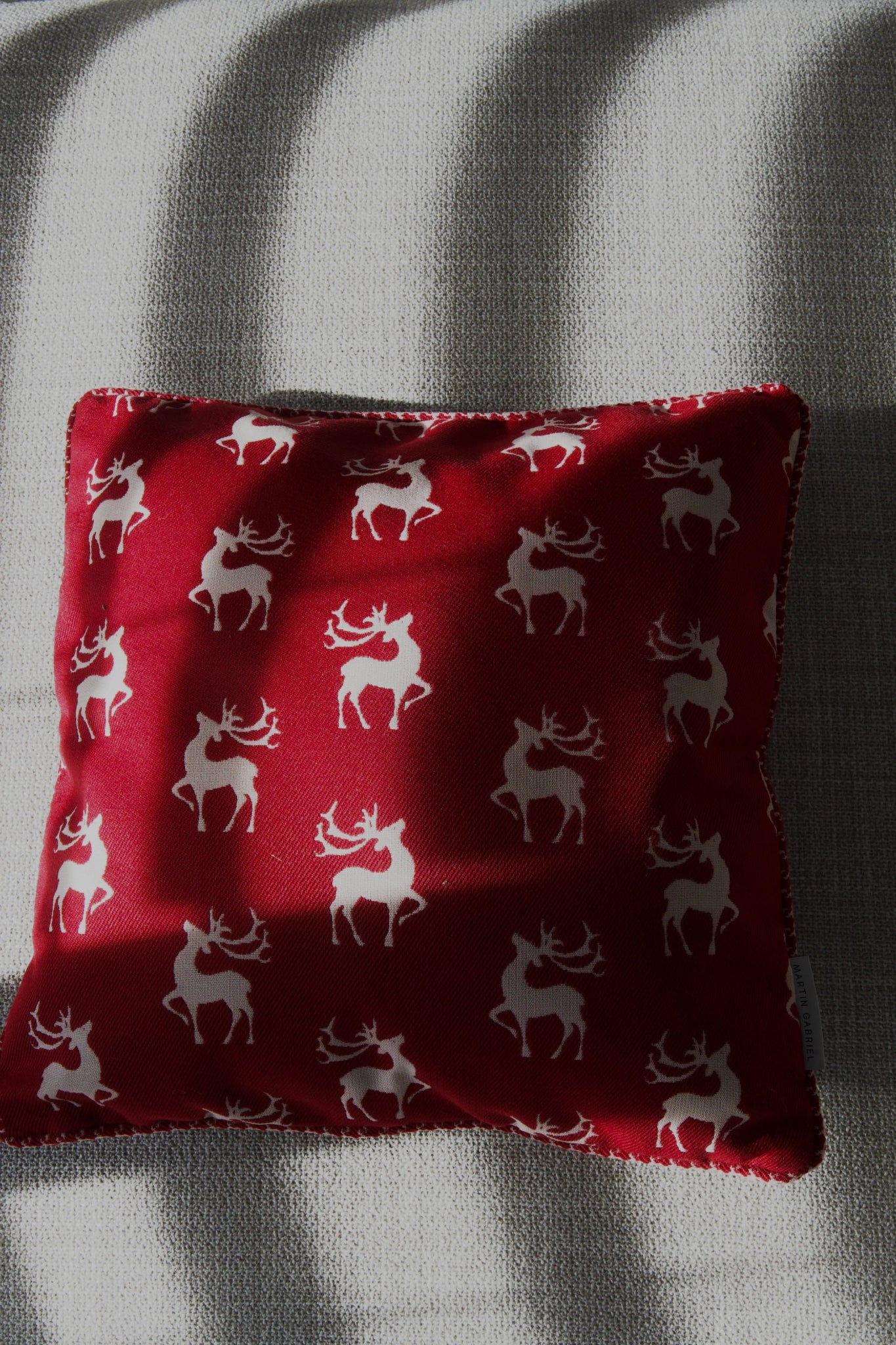 Alpine Redstag – Chalet Kollektion – 50x50 - Martin Gabriel Home - Kissen - Martin Gabriel Home