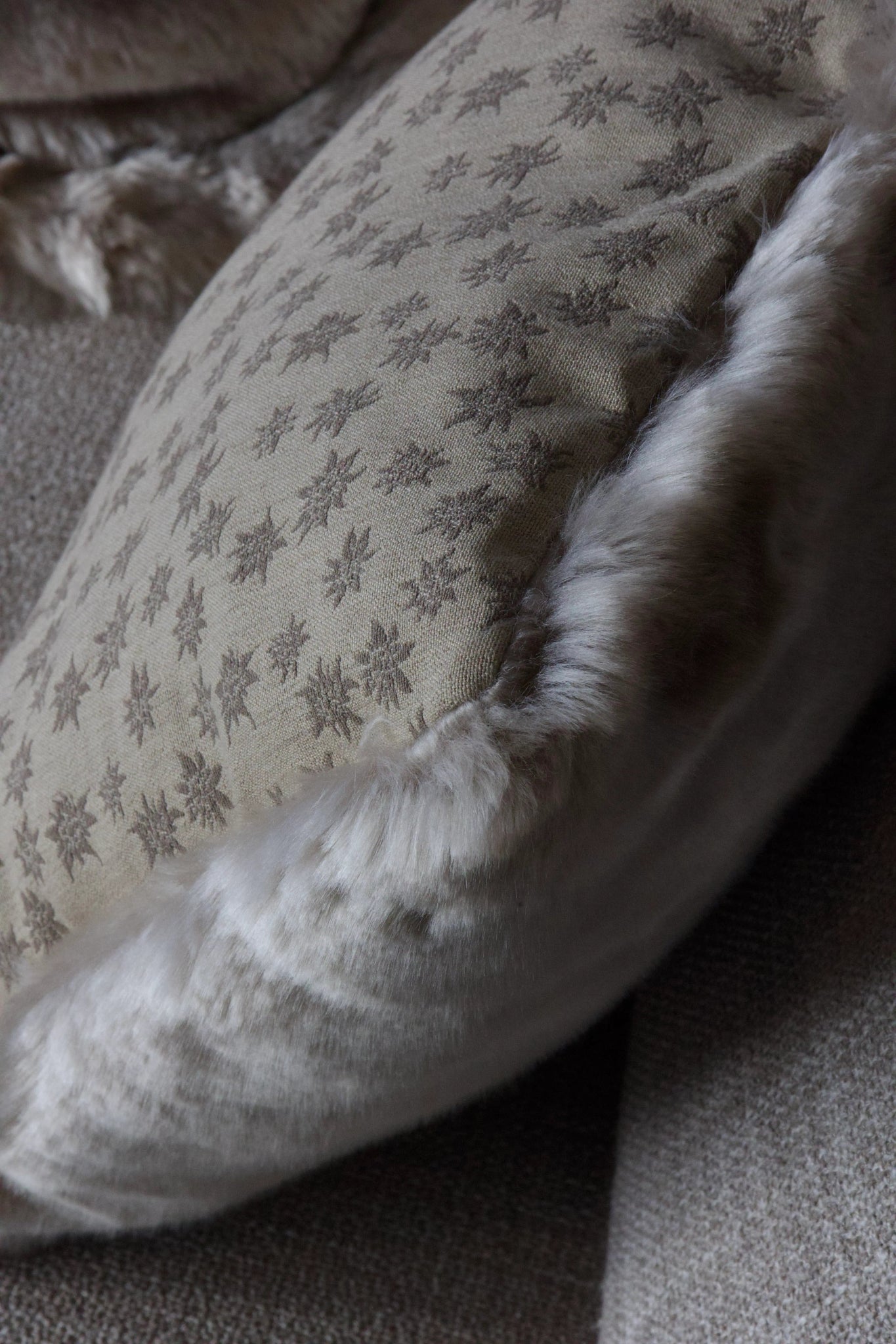 Enzian Sandfield - Chalet Kolleketion - 50x50 - Martin Gabriel Home - Kissen - Martin Gabriel Home