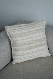 „LIVORNO“ Kissen – Limited Edition 45×45 cm | Handmade Leinen - Woll - Mix mit feinen Fransen - Kissen - Martin Gabriel Home