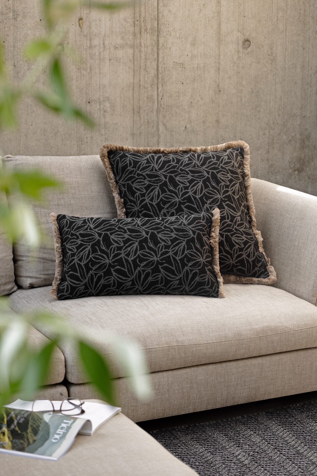 Outdoor - Kissen „Ascona“ – floral geprägt, wetterfest & stilvoll - 60x60cm - Martin Gabriel - Cushions - Martin Gabriel