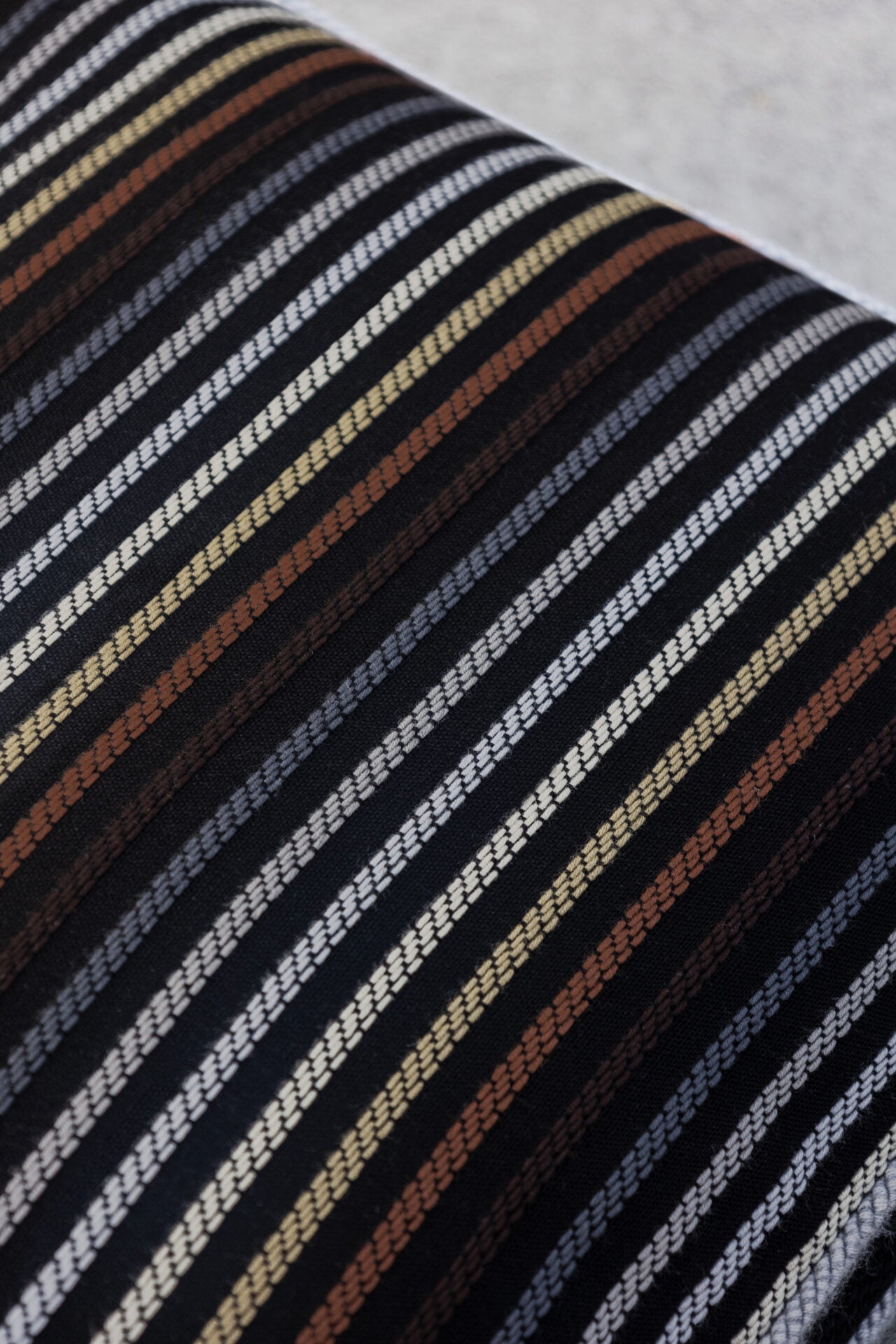 Outdoor - Kissen „Lugano Medium“ – naturgetönt, handgefertigt & wetterfest | 40x60cm - Martin Gabriel - Outdoor Kissen - Martin Gabriel