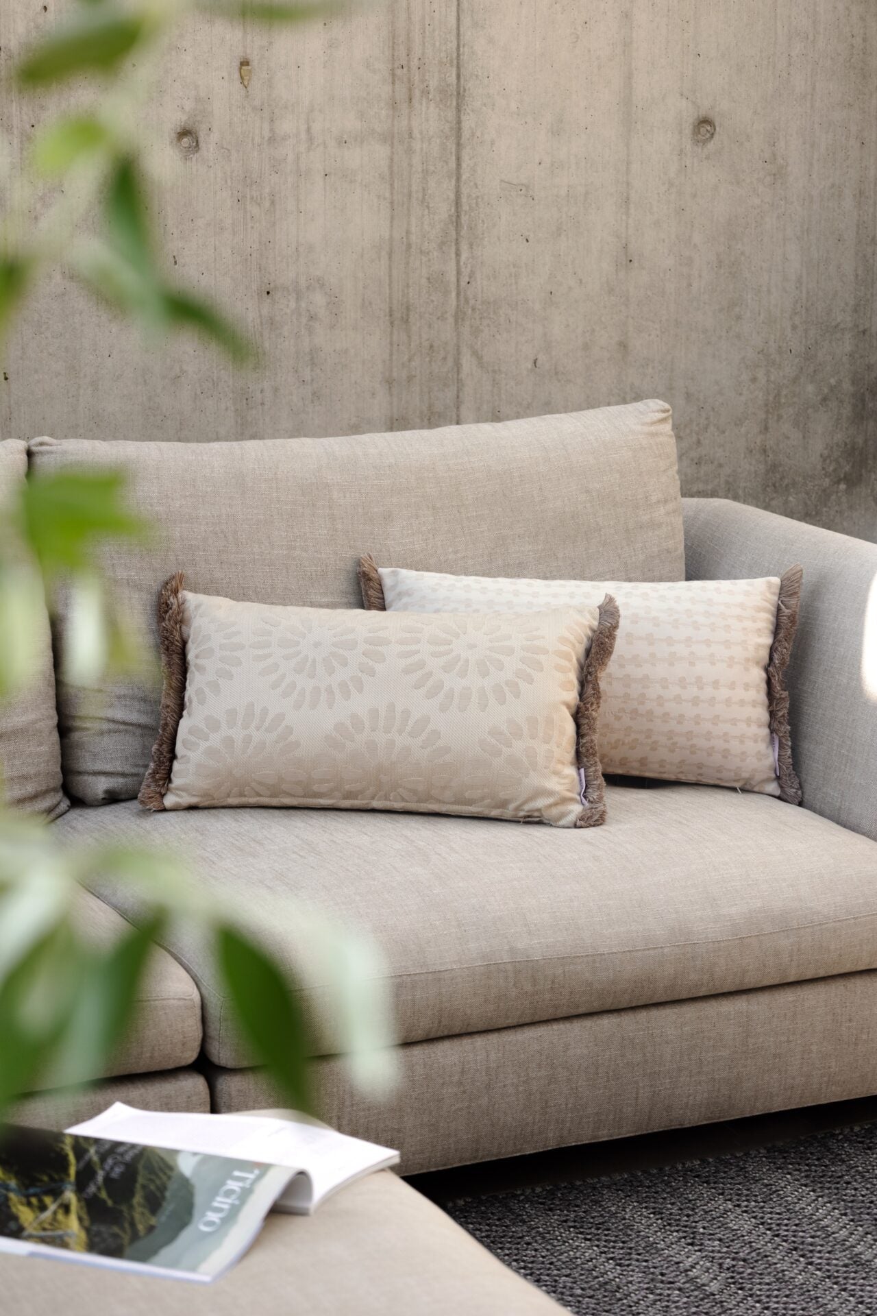 Outdoor - Kissen „Morcote Small“ – ergonomisch, handgefertigt & wetterfest - 35x60cm - Martin Gabriel - Outdoor Kissen - Martin Gabriel