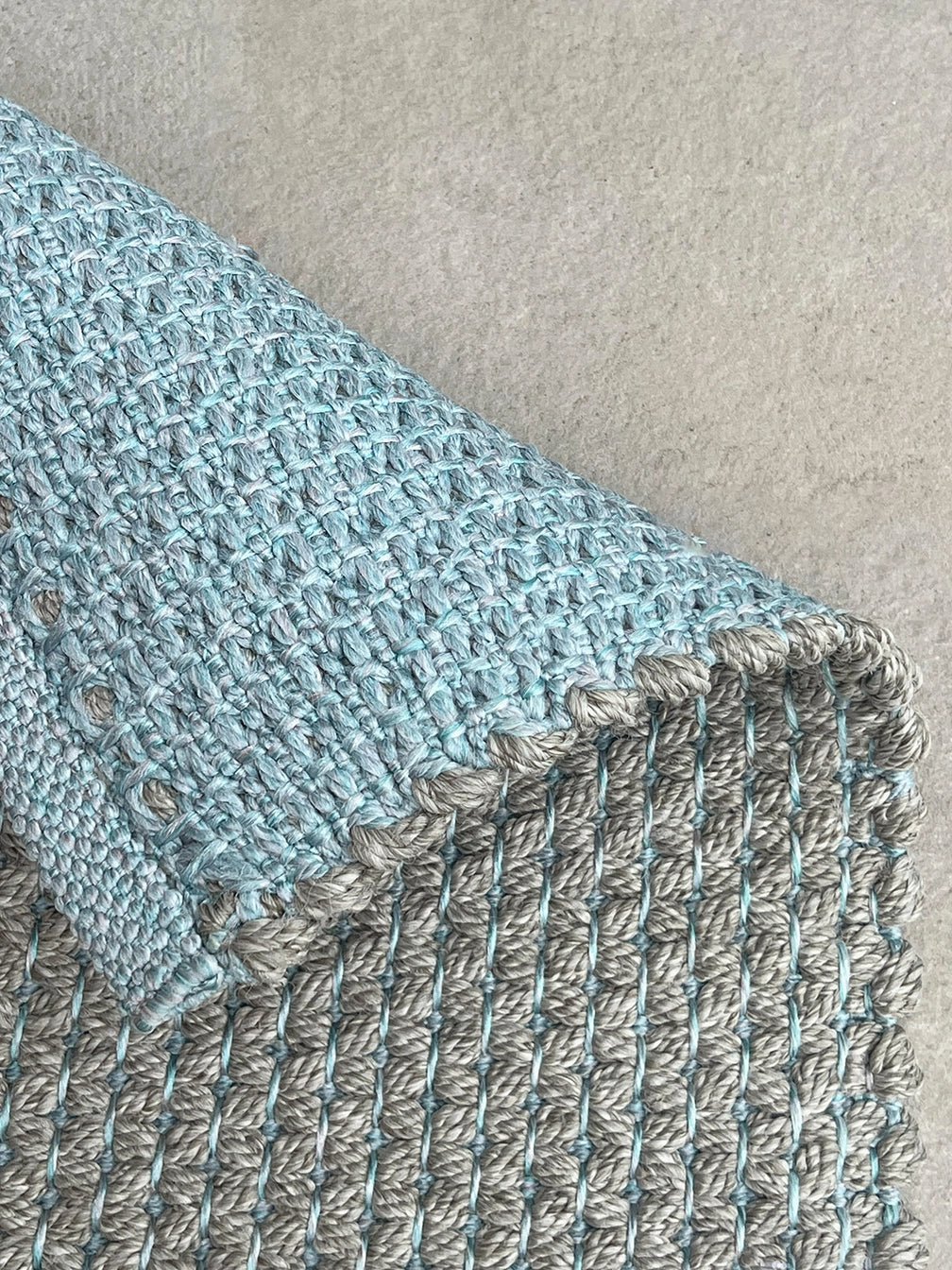Outdoor Teppich "Silver aqua sky" - handgewebtes Design für stilvolle Aussenbereiche - Martin Gabriel - Outdoor Teppiche - Martin Gabriel