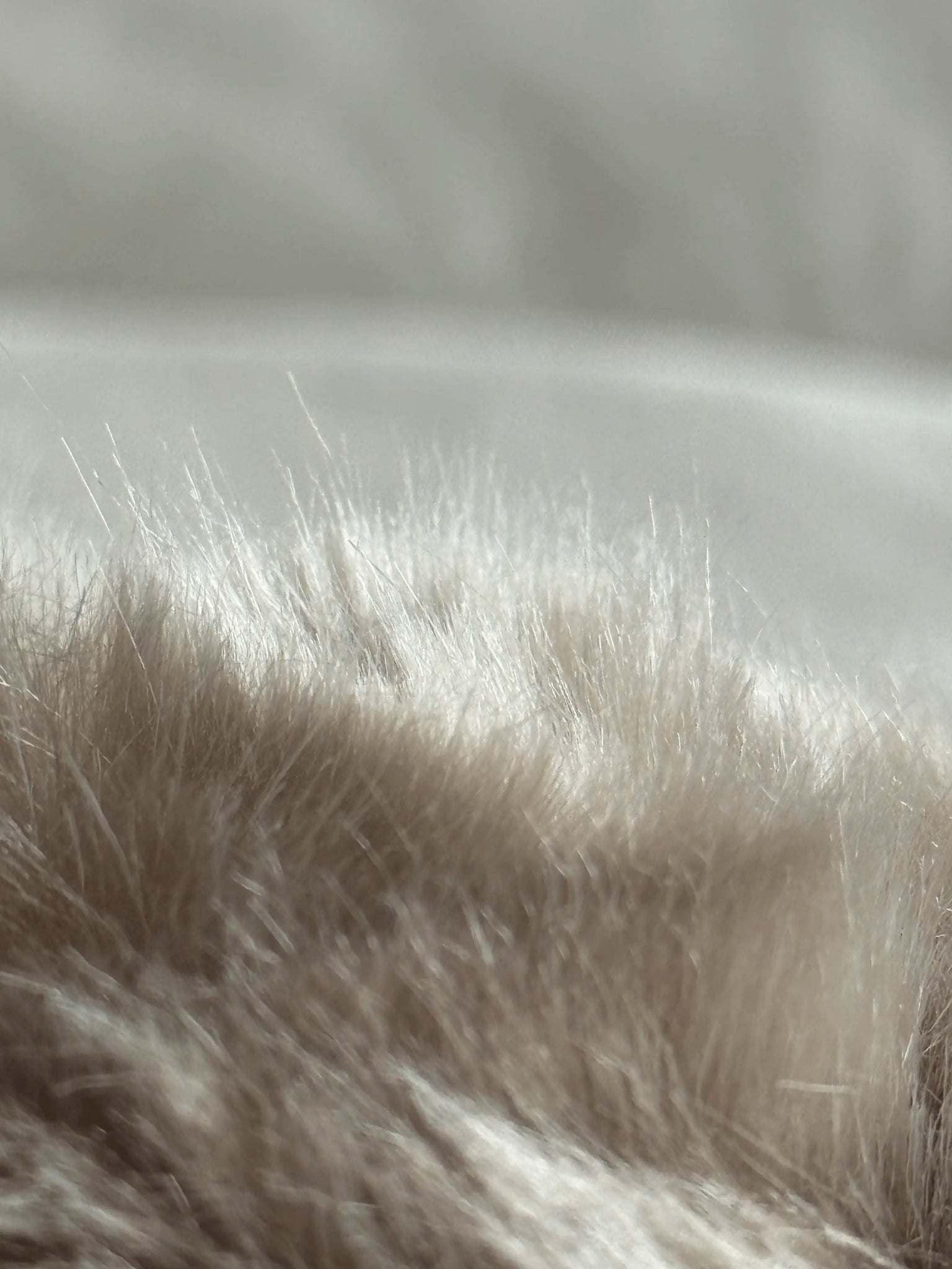 Yeti Taupe Seal Kunstfelldecke - Martin Gabriel Home - Indoor - Decke - Martin Gabriel Home